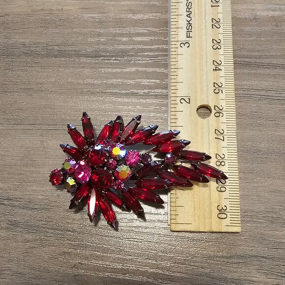 Vintage Prong set Red Crystal Cluster Leaf Brooch with AB Rhinestones - Picture 2 of 5